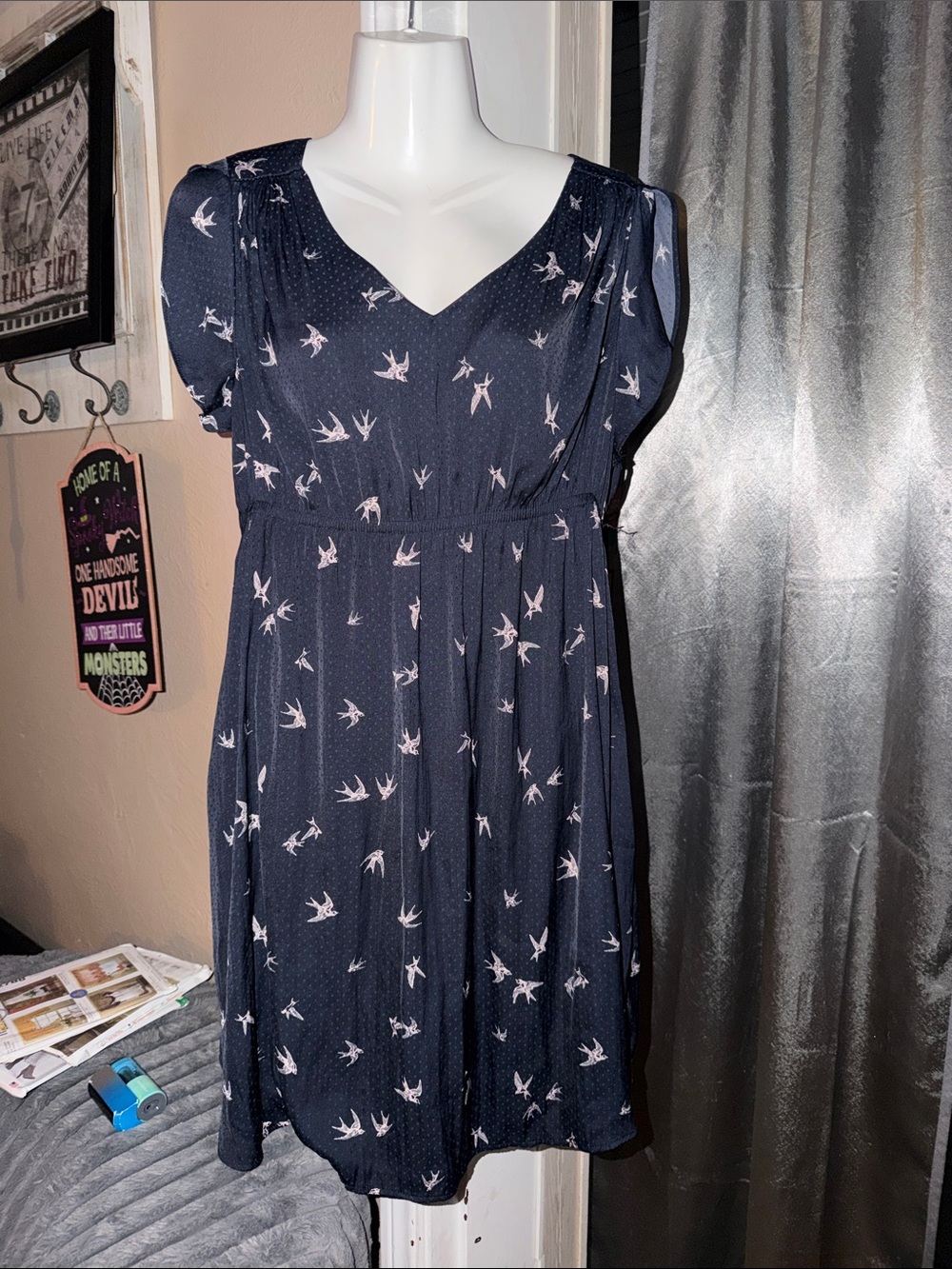 Women's Navy V-Neck Bird Swallow Y2K Print Dress H&M size medium